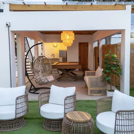 Rooftop Couples Suites At Ocean Park Beach Club-3